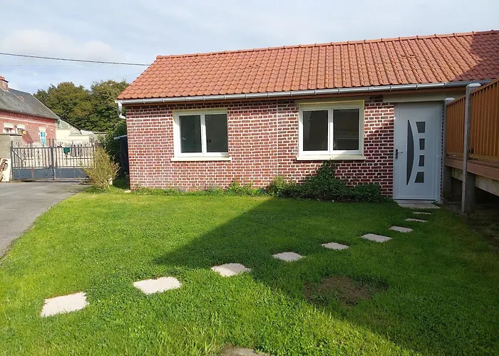 Le Merle Enchante Apartment *